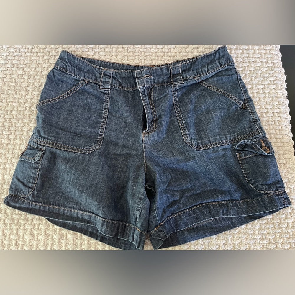 Bandolino Blue Jean Shorts Classic Casual Style